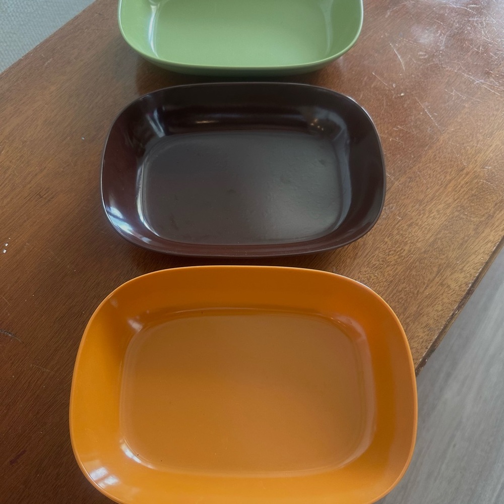 Vintage Set of 4 Melmac Dishes in 70s Colours